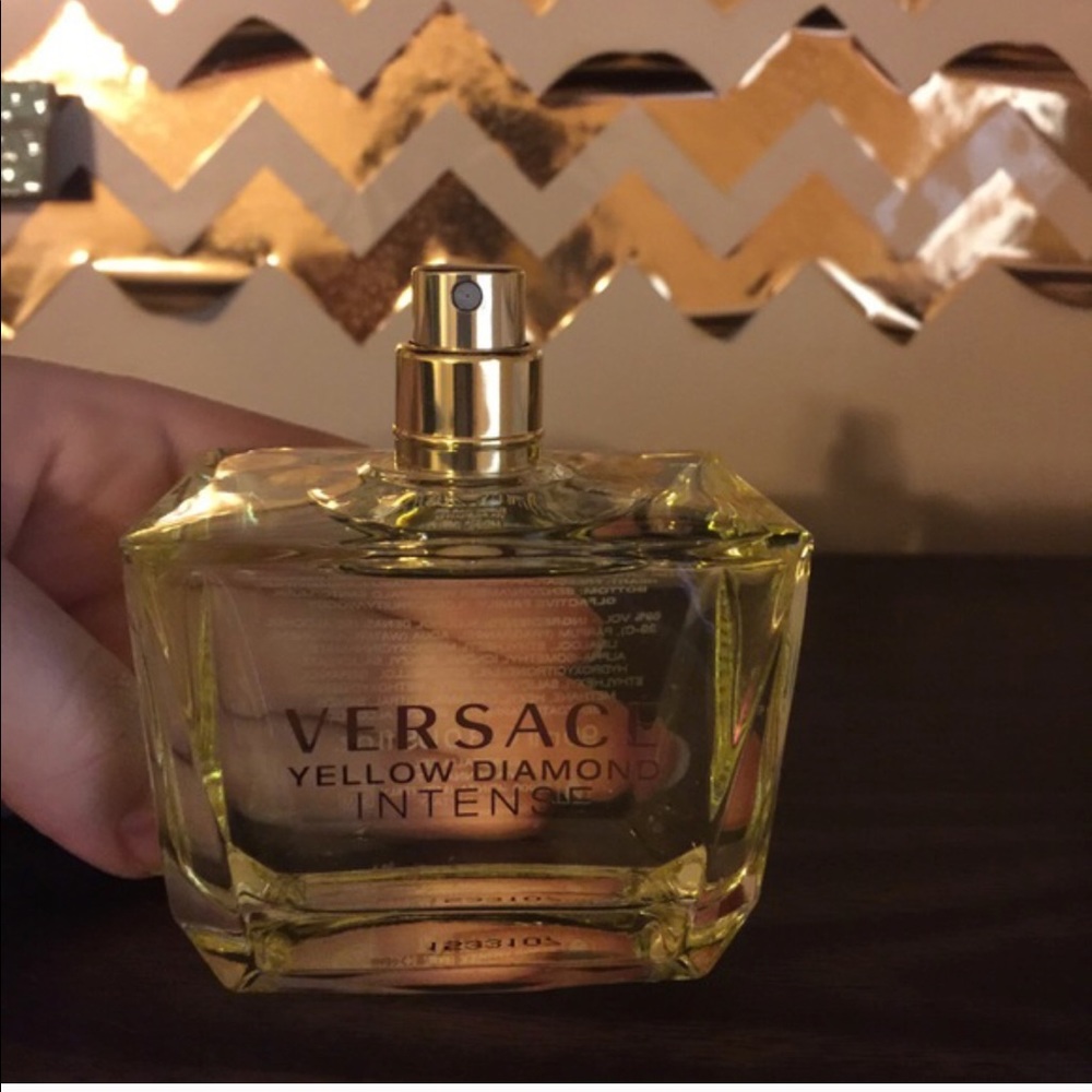 Versace yellow diamonds intense perfume
