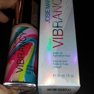 BNIB JOSIE MARAN Vibrancy Foundation in Mystical R