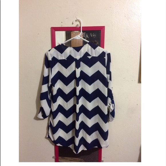 Chevron navy blue and white shirt - Picture 2 of 2