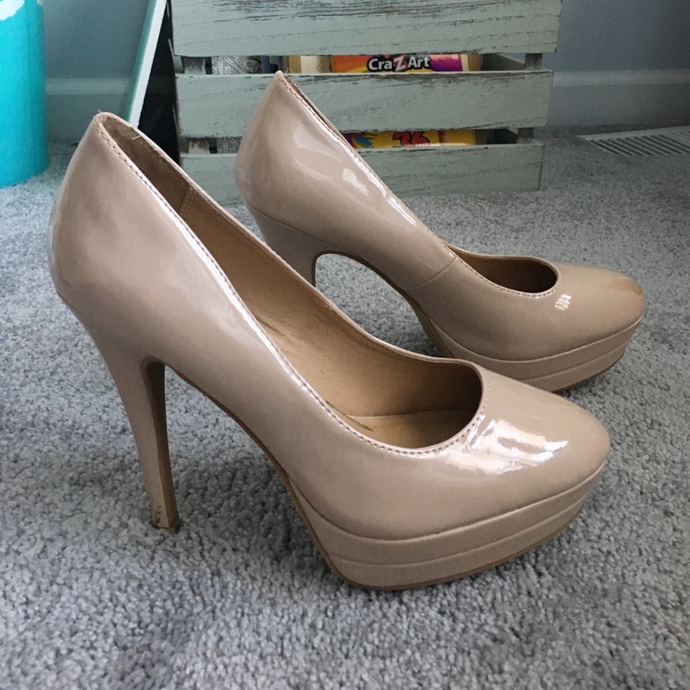 Lauren Conrad nude pumps