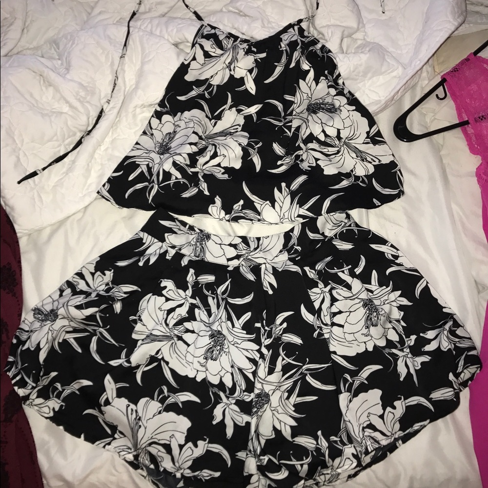 TOBI 2 piece set (never worn)