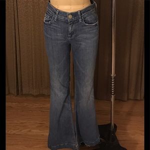 7 For All Mankind Bell Bottom Jean (loose size 25)