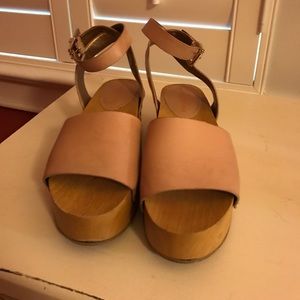Flat wedge/platform shoes