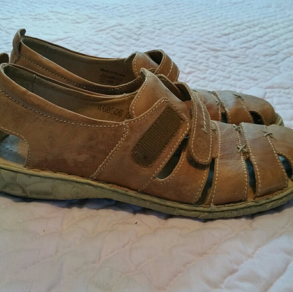 Shoes - Picture 2 of 4