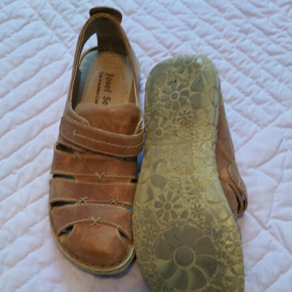 Shoes - Picture 3 of 4