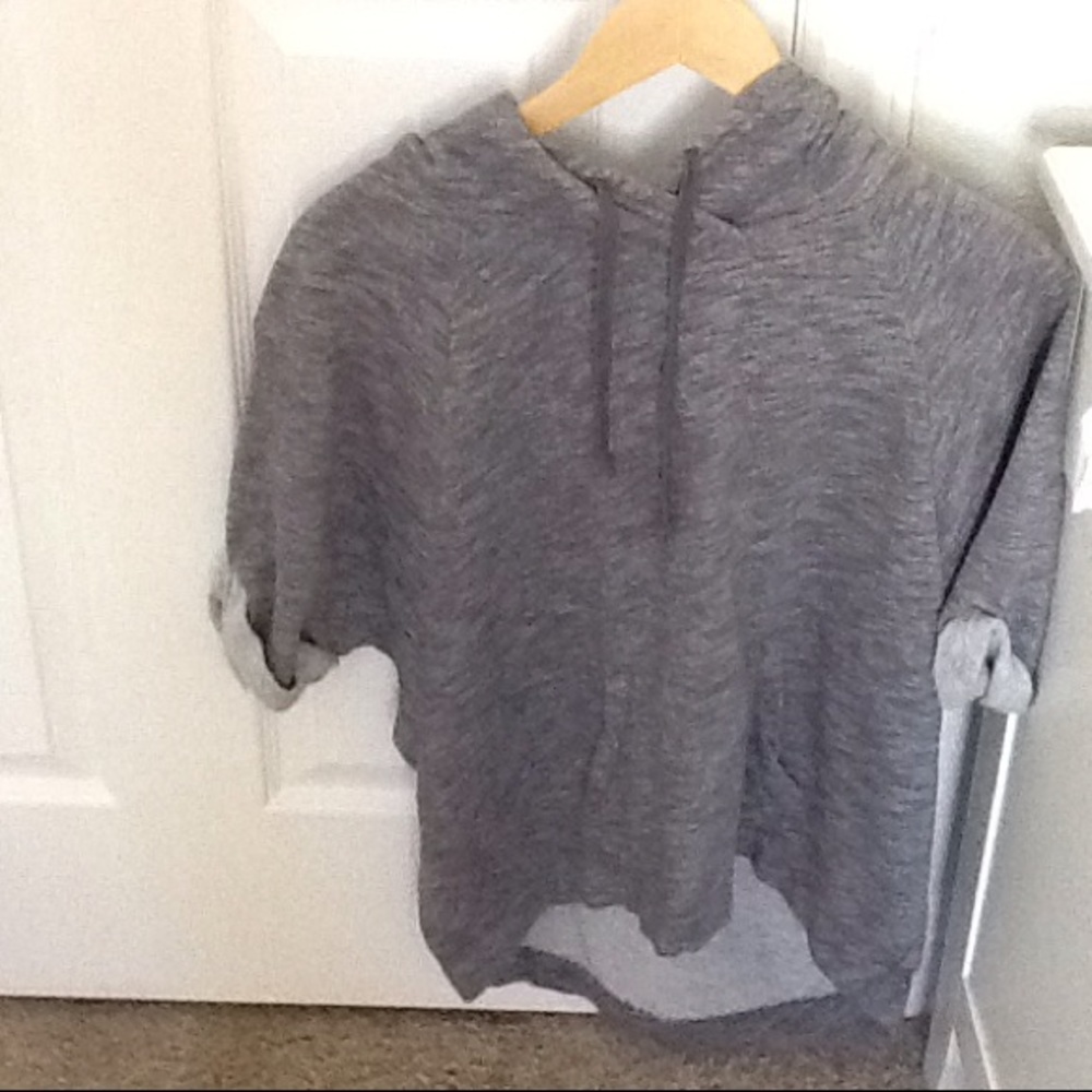 hollister hoodie tee