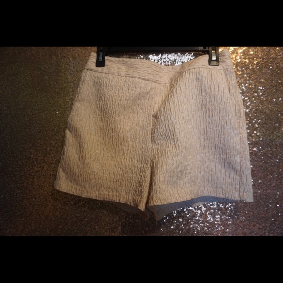 High waist shorts - Picture 3 of 3