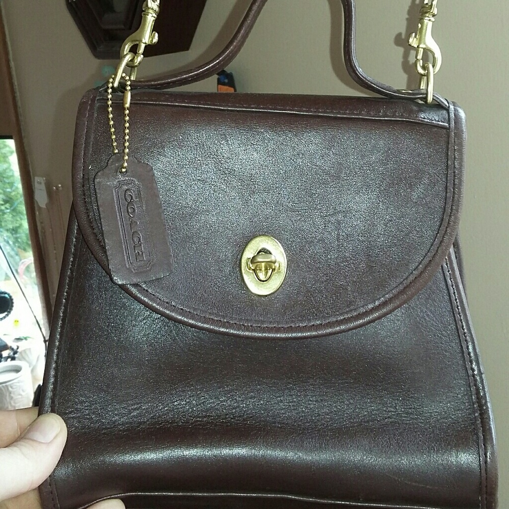 Coach Vintage xbody. Brown leather.