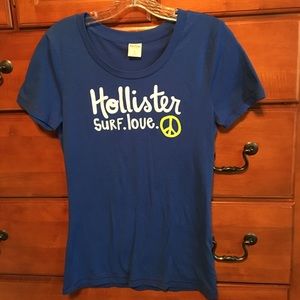 Hollister tshirt
