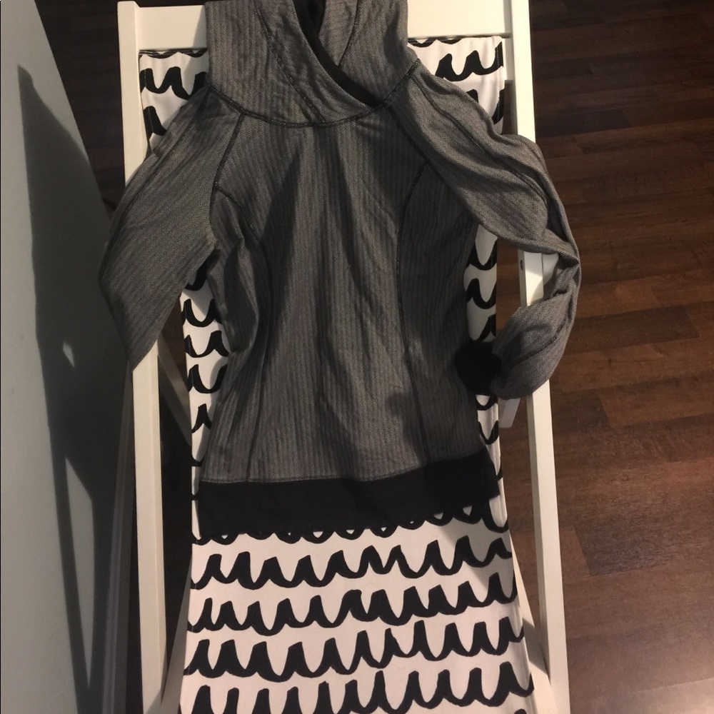 Lululemon Think Fast hoodie size 10