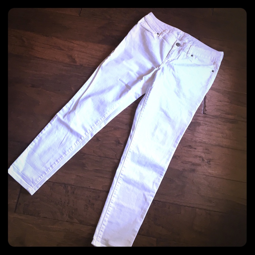 Pristine white skinny jean