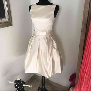 Short wedding dress