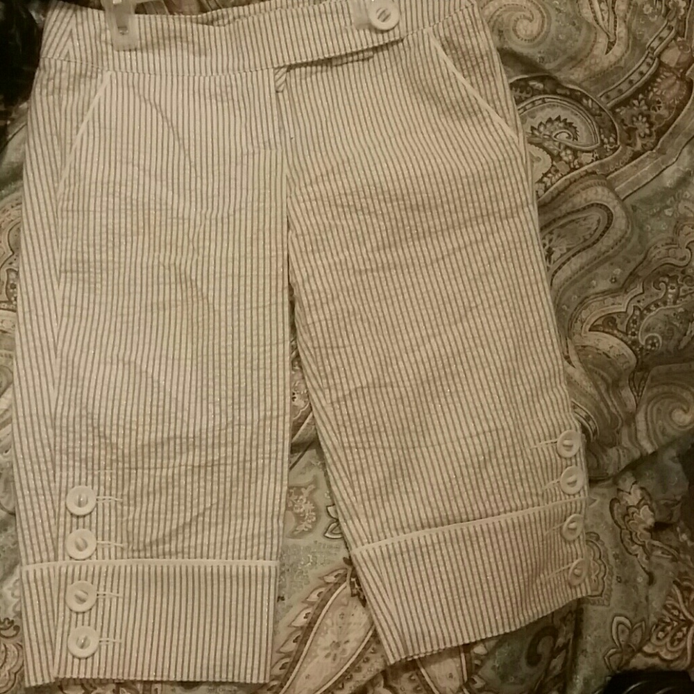 Capri pants