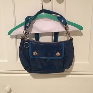 Coach poppy pocketbook with adjustable satchel
