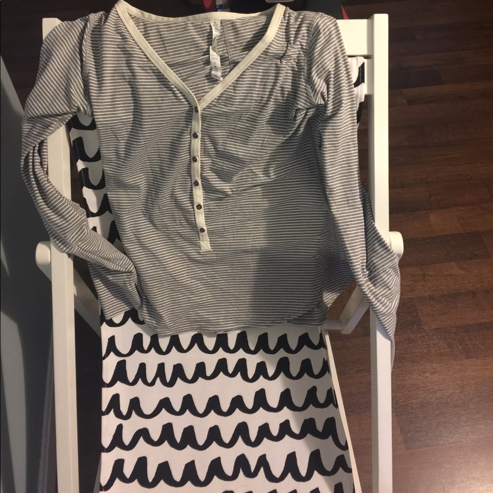 Lululemon long sleeve top size 12