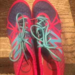 Track sprinting shoes