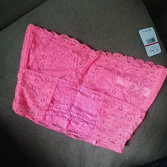 { Free People } Lacy Bandeau Cropped Bra - Picture 3 of 7