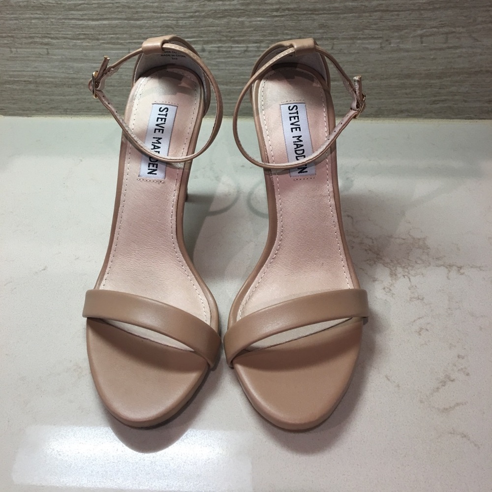 Steve Madden Nude T-Strap size 6