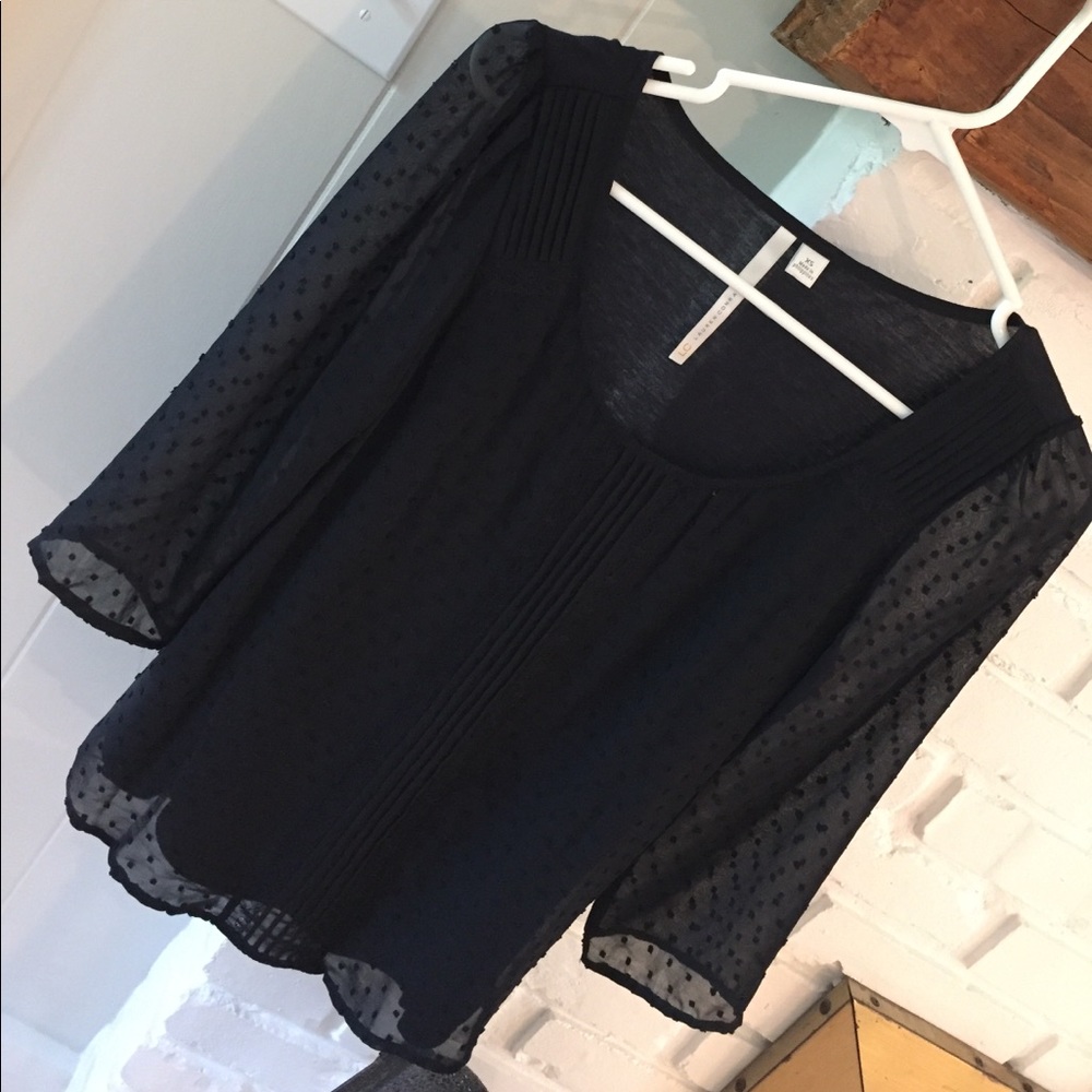 Black 3/4 length sleeve dressy blouse!