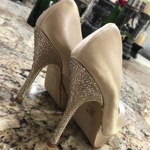 Steve Madden heel -size 6.5