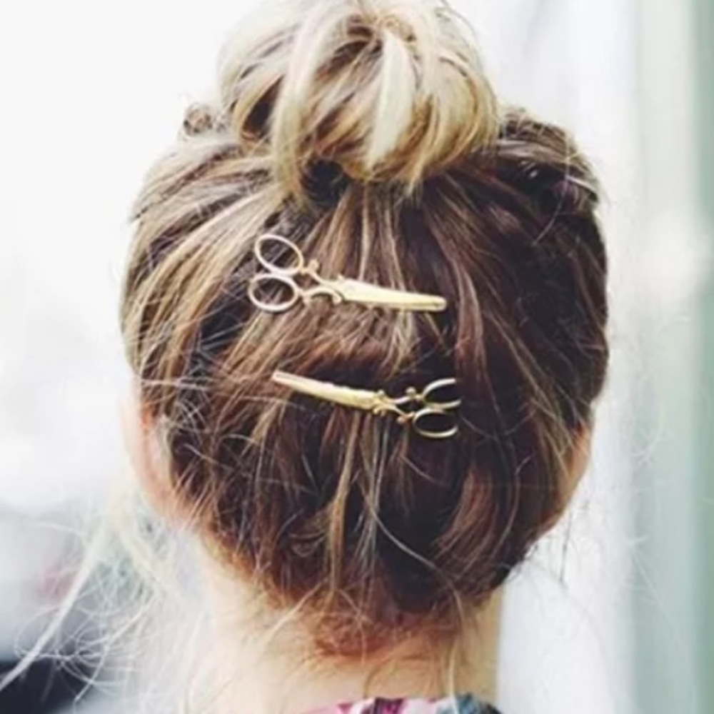 New in package silver & gold scissor hair clips