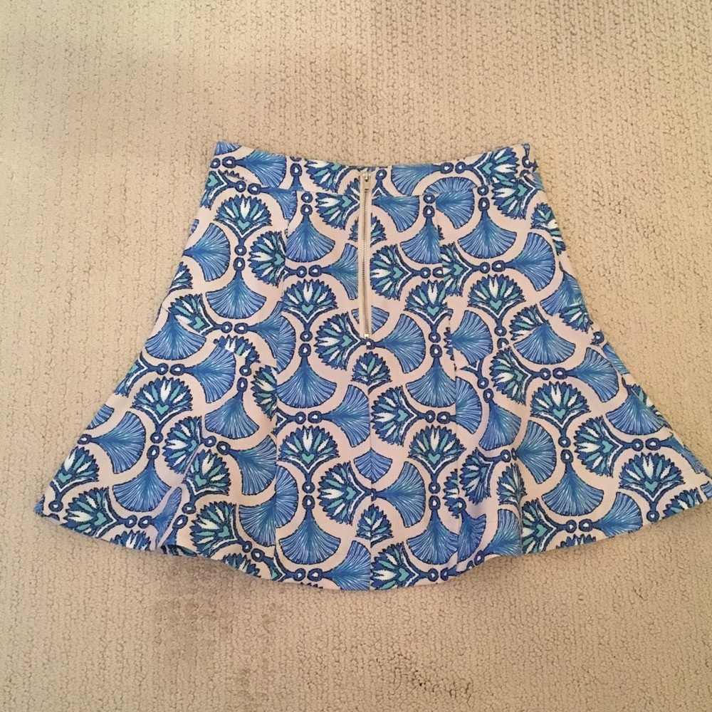 Blue patterned skirt - Picture 2 of 3