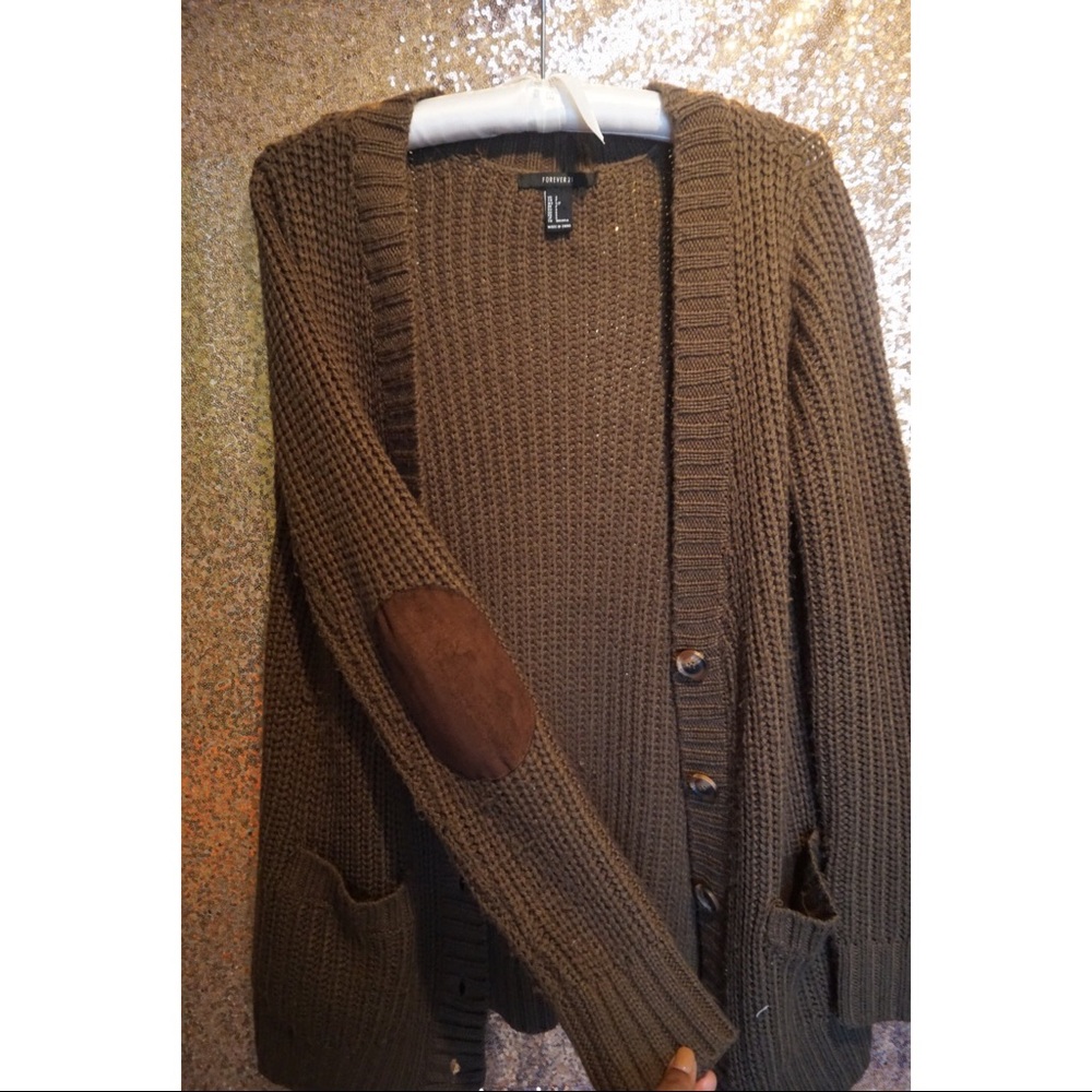 Cute brown oversize cardigan with elbow patch