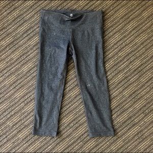 Grey gap fit cropped leggings