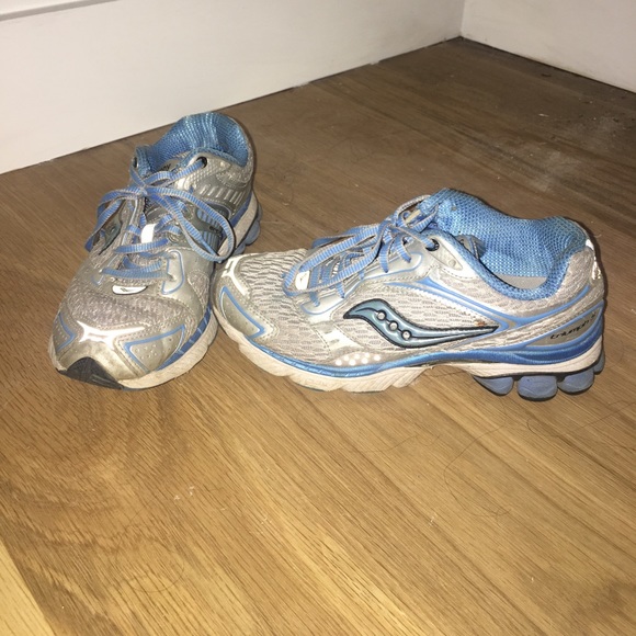 Saucony running tennis shoes - Picture 4 of 5