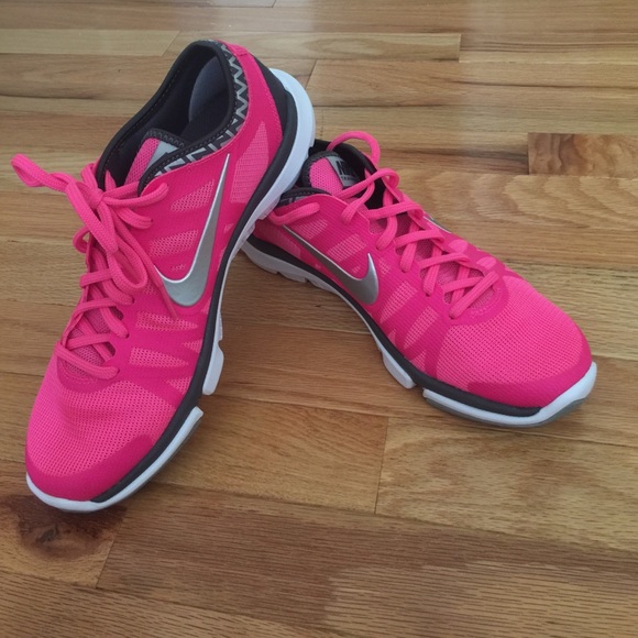 le scarpe nike rosa formazione flex supremo tr3 8 poshmark le scarpe nike rosa formazione flex supremo tr3 8 poshmark