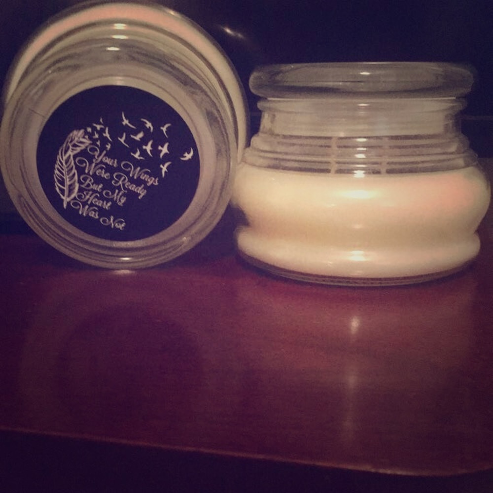Remembrance Candle Vanilla Velvet