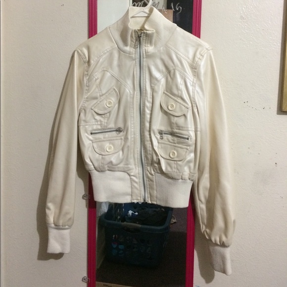 Cream pleather jacket - Picture 2 of 6