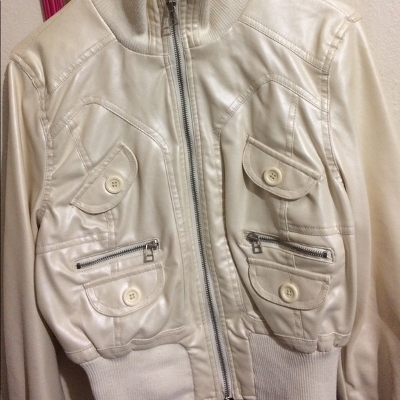 Cream pleather jacket - Picture 4 of 6