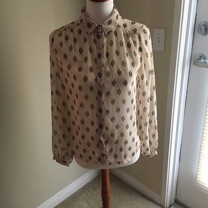 Button up blouse with arrow pattern