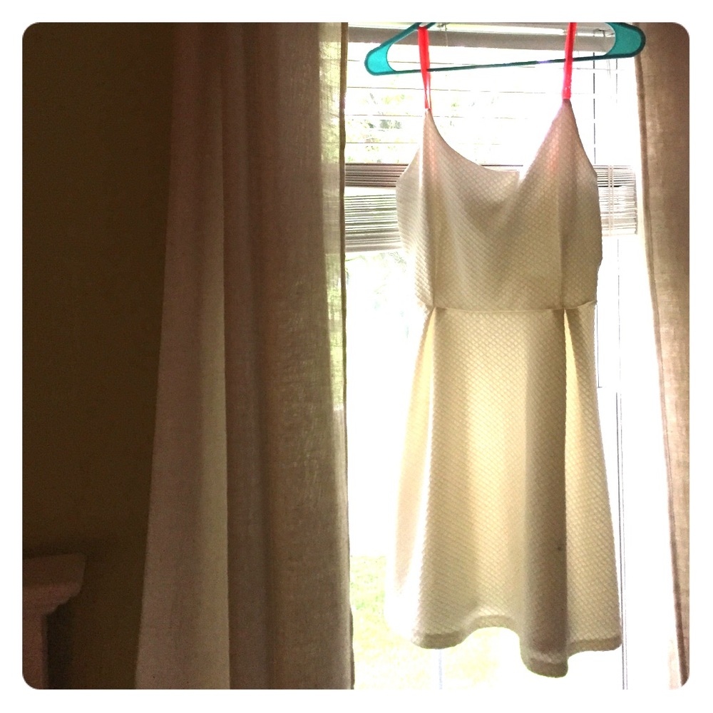 White dress Large never worn