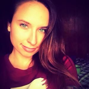 Meet your Posher, Caitlin