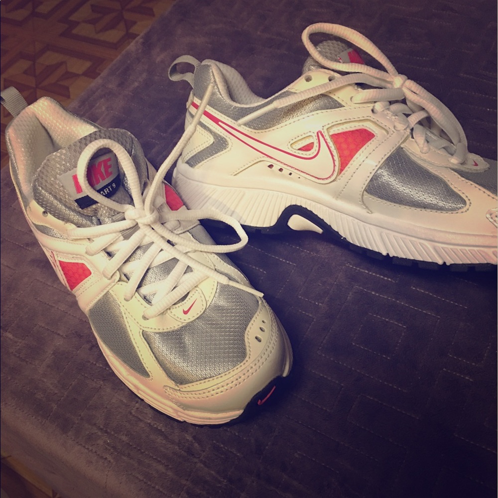 Nike Dart