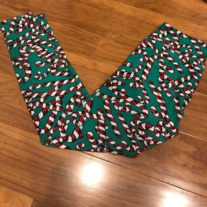 🦄 LulaRoe CHRISTMAS Candy Cane Leggings