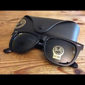 Brand New Ray-Ban Wayfarer!