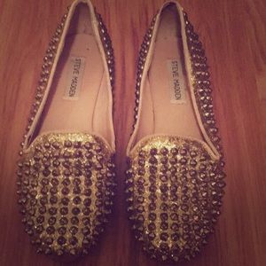 Steve Madden Gold sparkle flats!