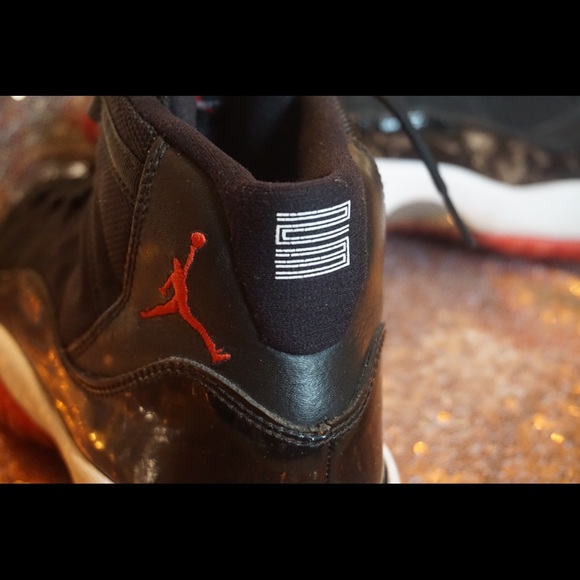 Jordan retro 11 Breds - Picture 2 of 8