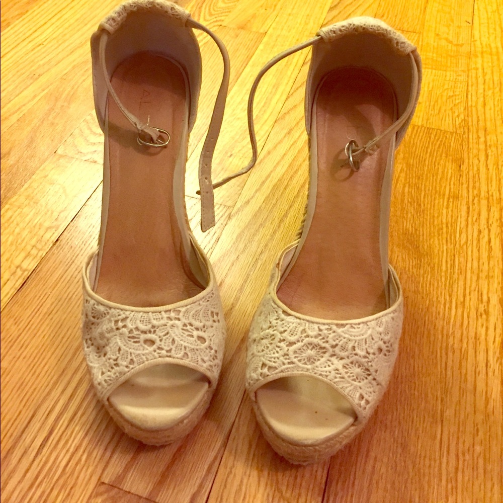 Aldo cream lace wedges