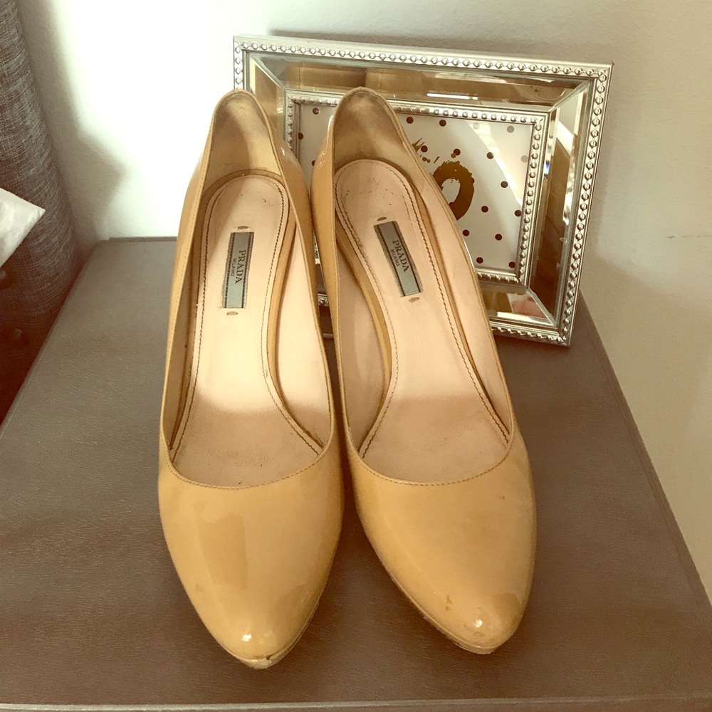 Prada nude pumps size 41