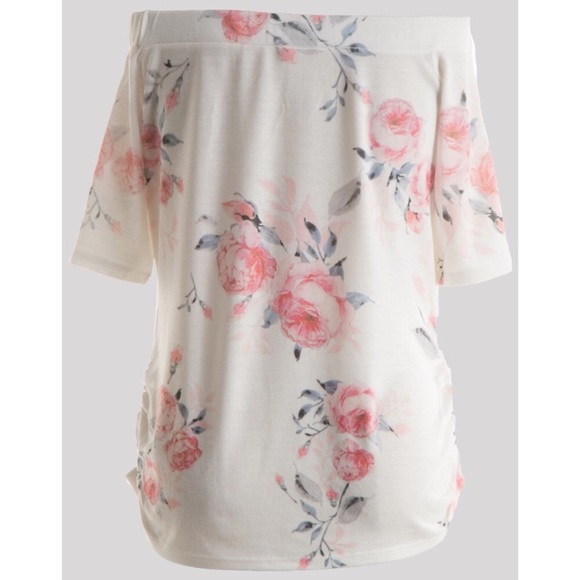 Spring floral off the shoulder top 🌸 - Picture 3 of 3