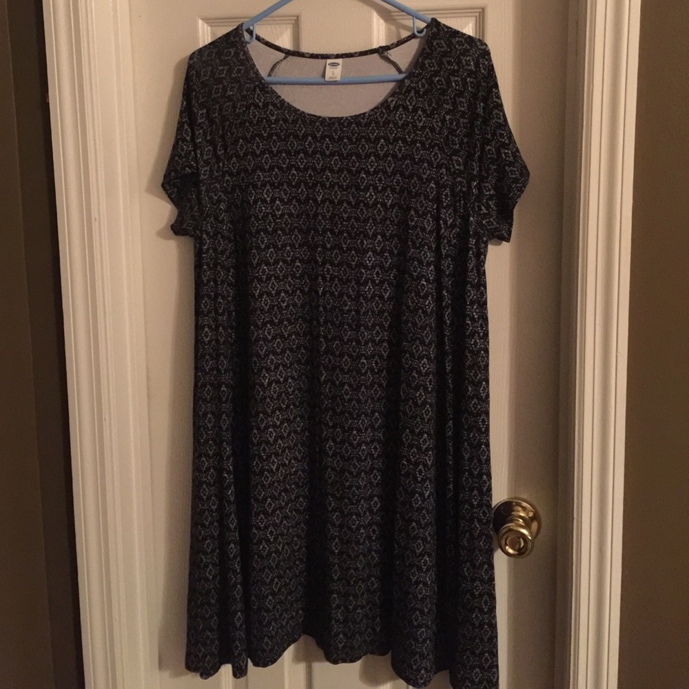 Old Navy black with white print swing dress.