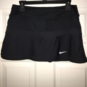 Nike athletic skirt w built in shorts