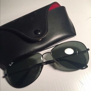 Aunthenitic like new Cockpit style ray bans