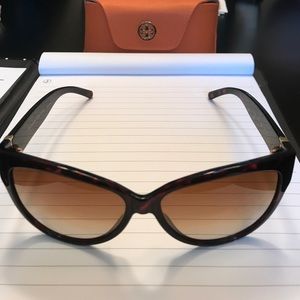 Tory Burch oversized cat eye sunnies!!