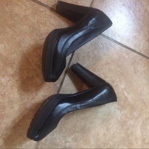 ROCKPORT HEELS