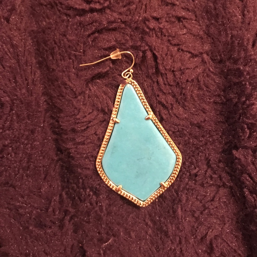 One Kendra Scott Alexandra earring
